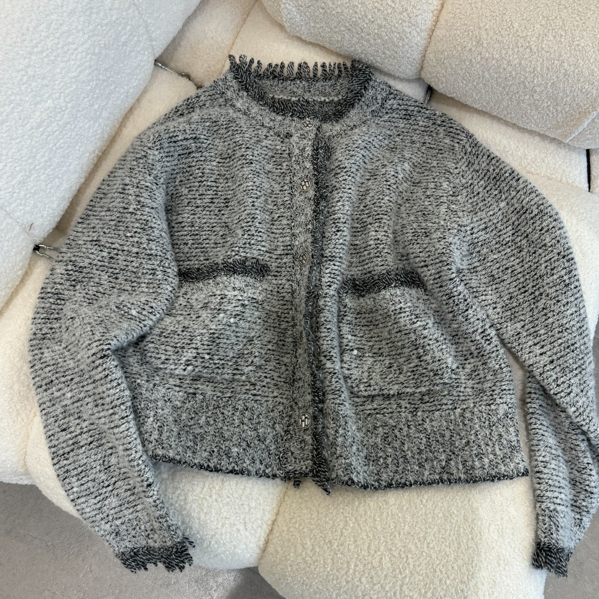 【白桃雪芒】小香风羊毛毛衣格雷系时尚气质老钱风针织开衫女