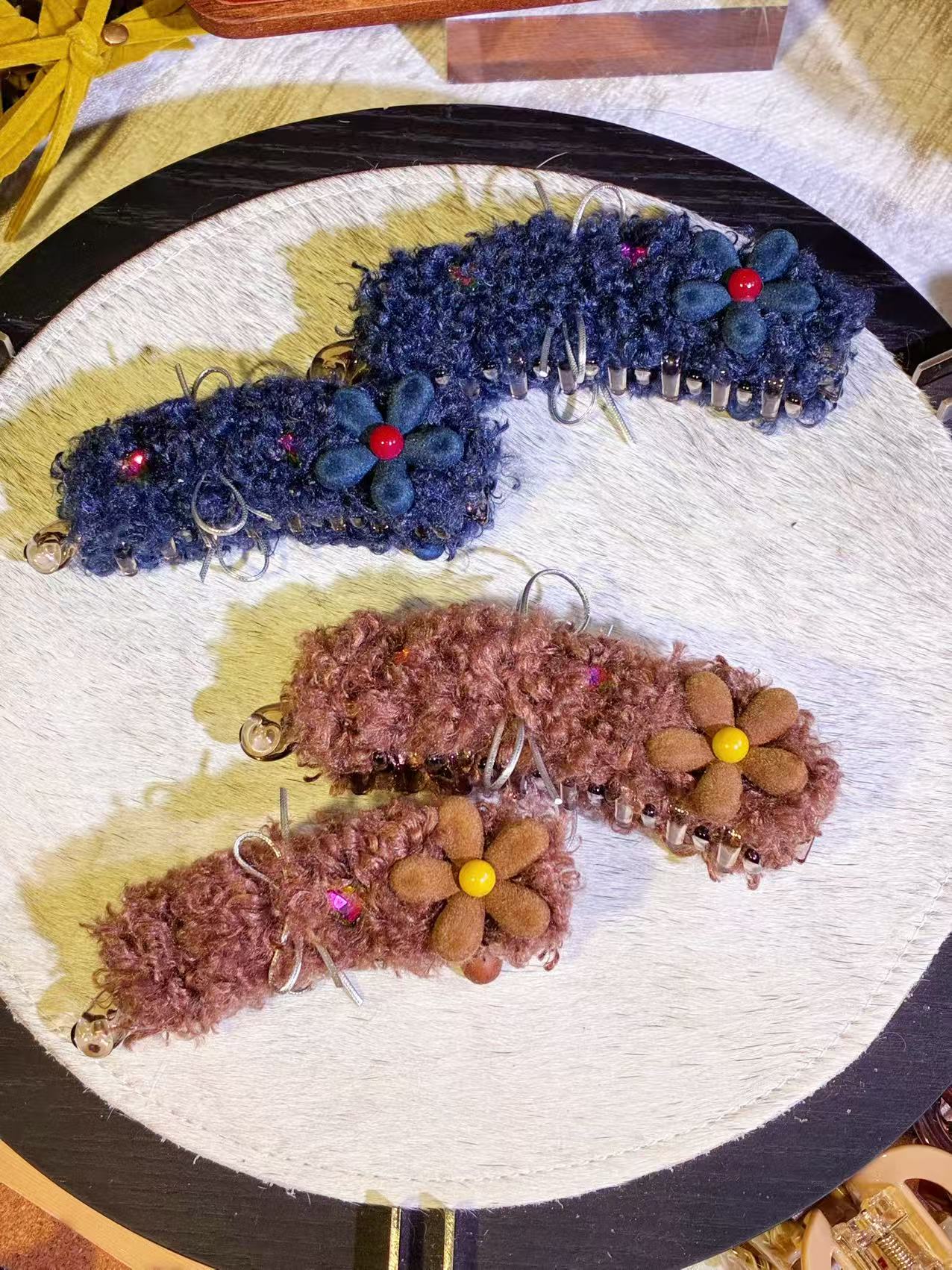 秋冬色系香蕉夹毛绒发夹韩系甜美发饰后脑勺显发量发夹