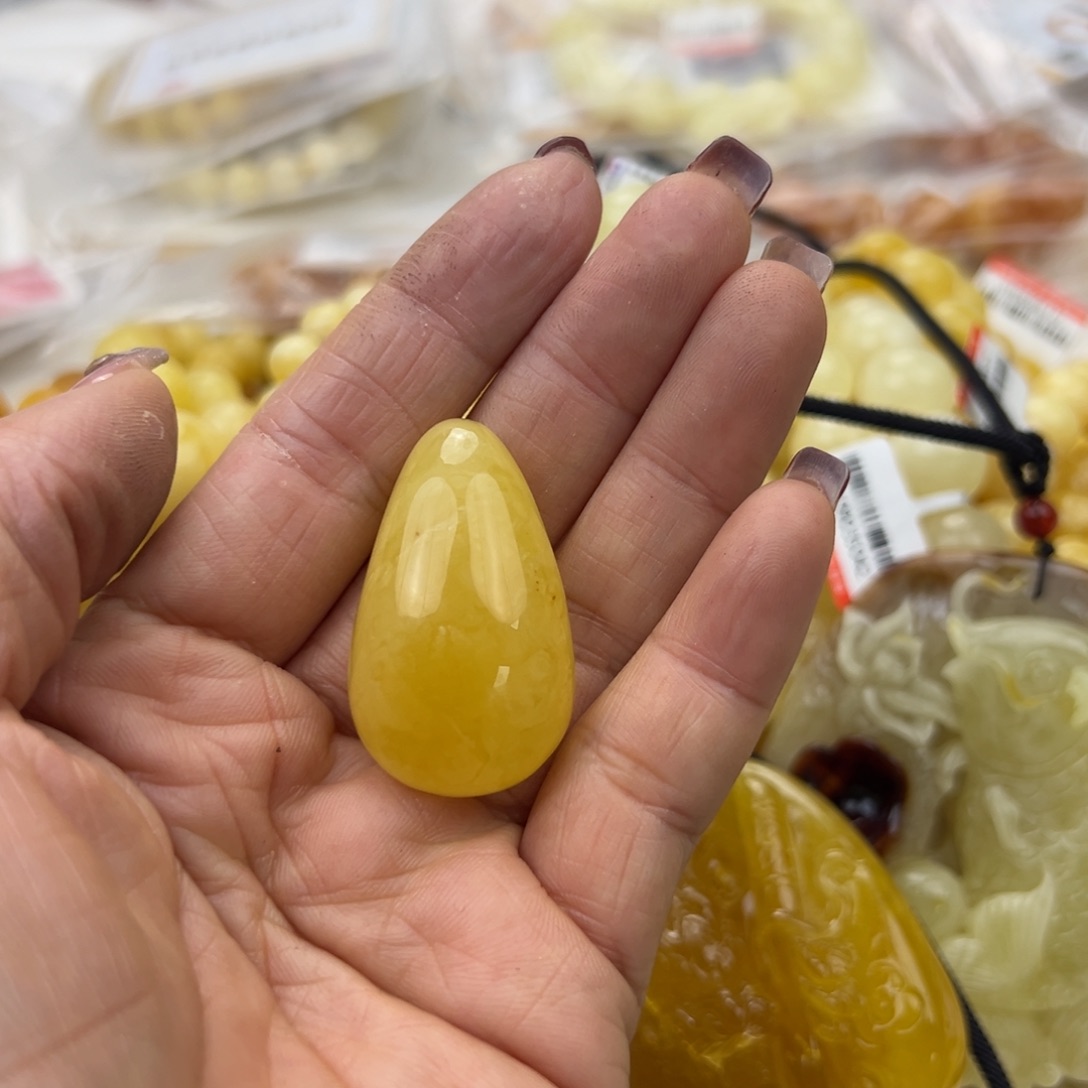 琥珀珠宝奇石未镶嵌
