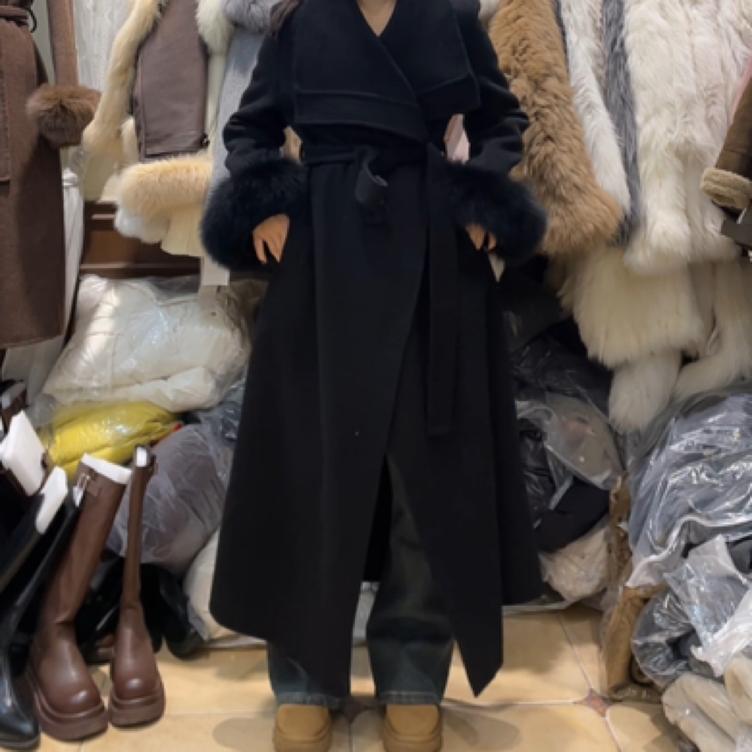 高品质，双面羊绒真毛大衣，均码，时尚黑色