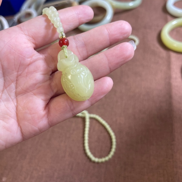 和田玉纯天然玉石福禄吊坠