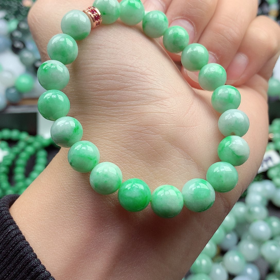 翡翠颈饰未镶嵌手串