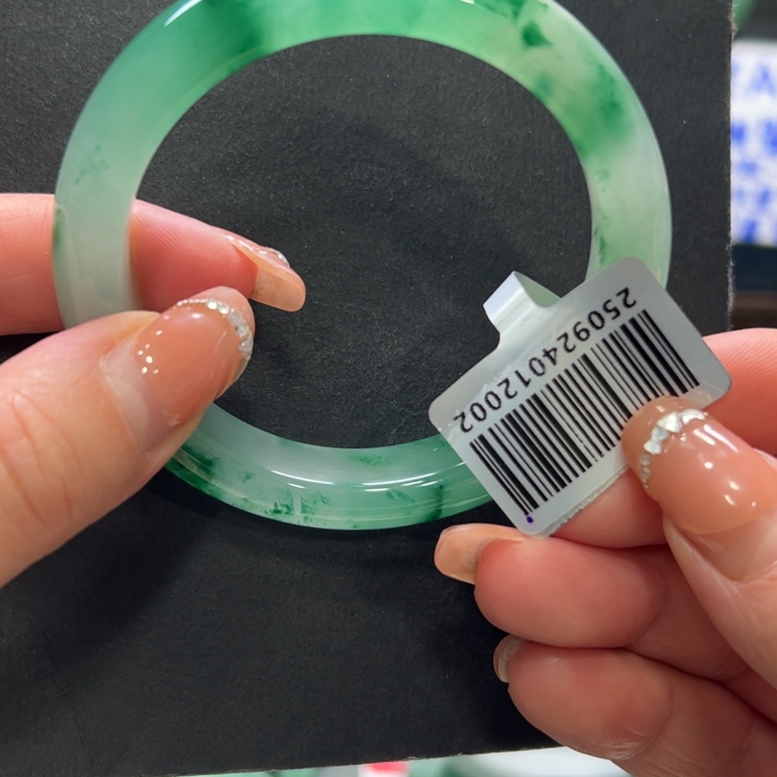 m***o石英质玉未镶嵌手镯