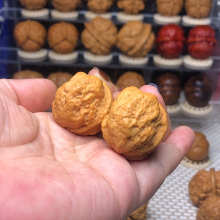 寰***.文玩核桃把件109玉龙小金蟾