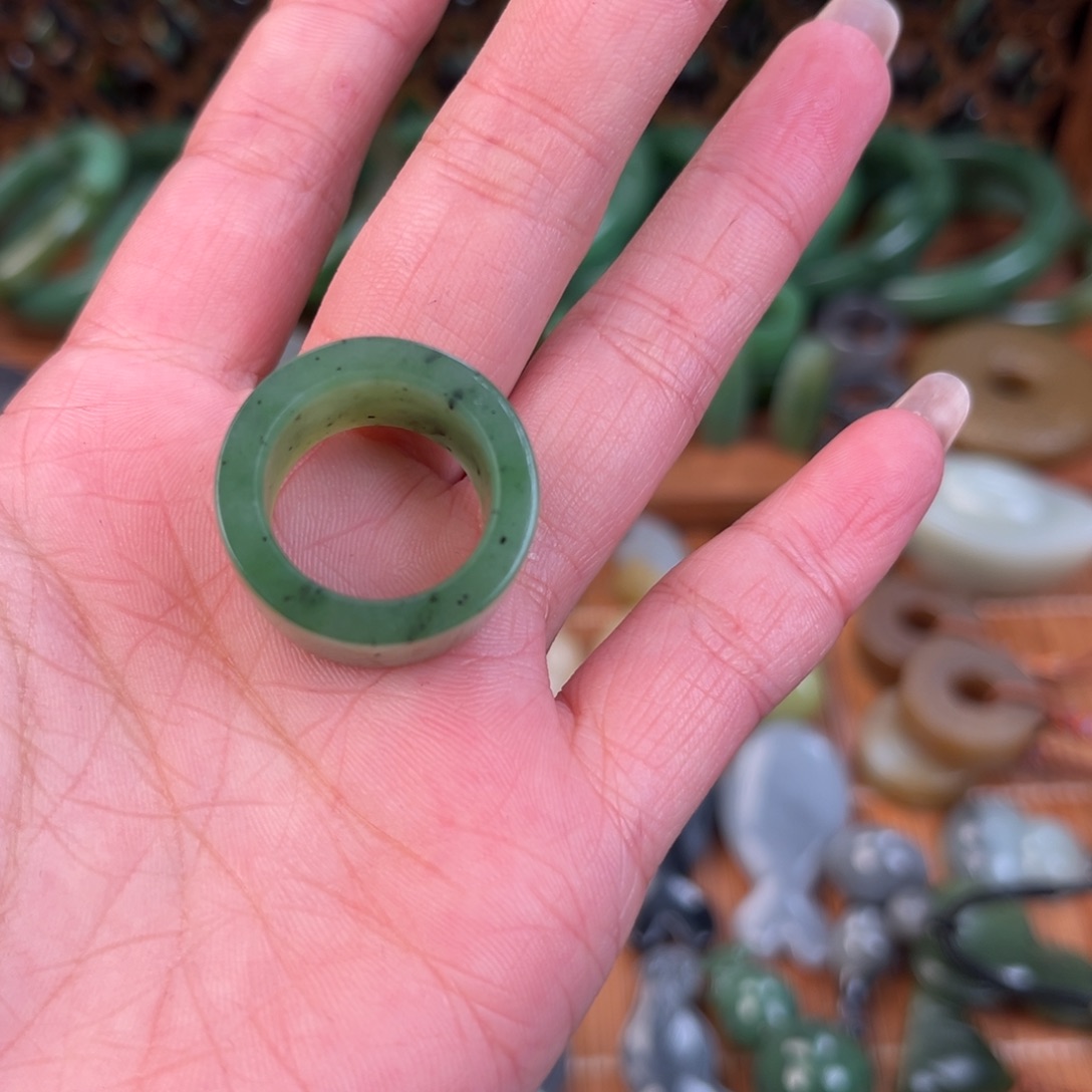 m***媛和田玉（糖玉）未镶嵌颈饰