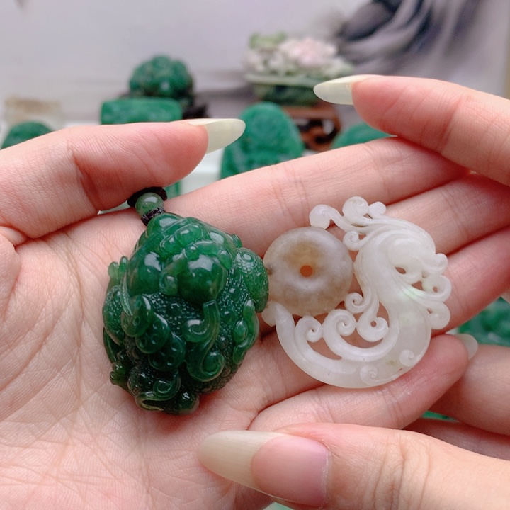 *****未镶嵌独山玉颈饰