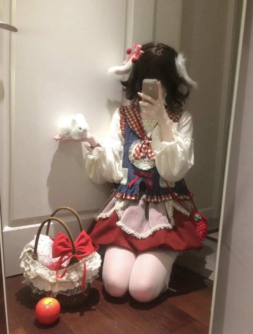 可爱甜美风大码背心jk内搭花苞裙大全套套装