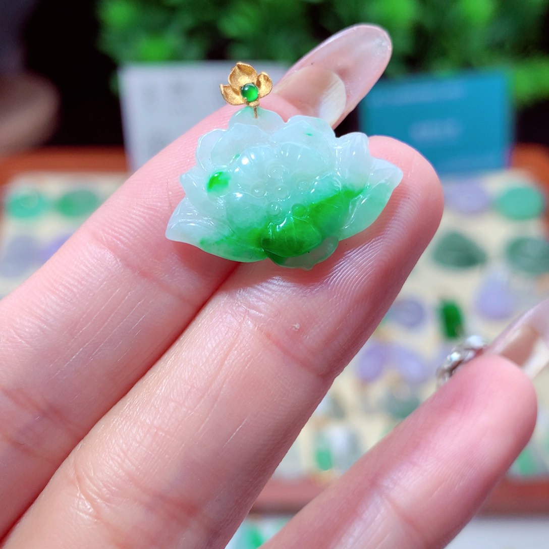 翡翠吊坠(不含链)18K金镶嵌