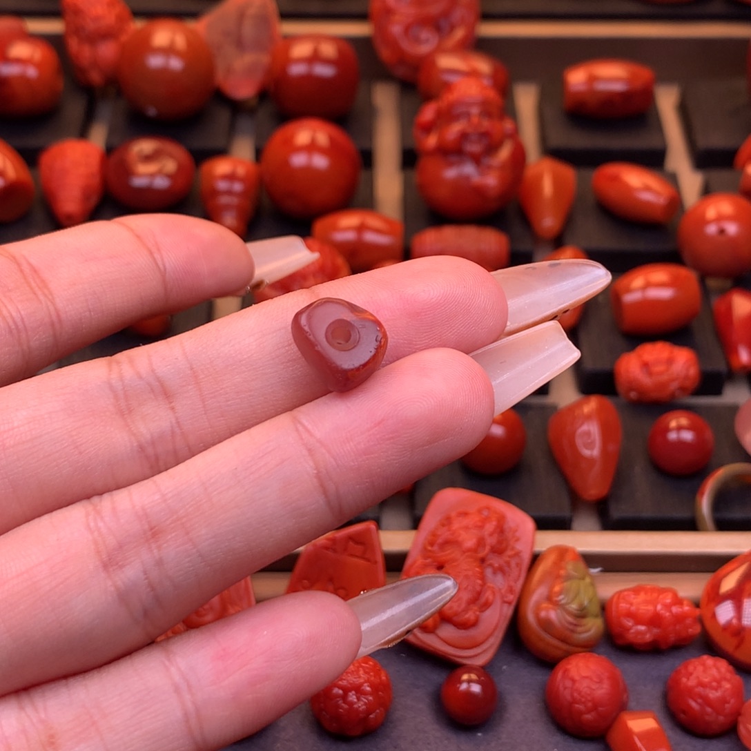 黑***帅南红玛瑙未镶嵌川料藏扣9.4mm