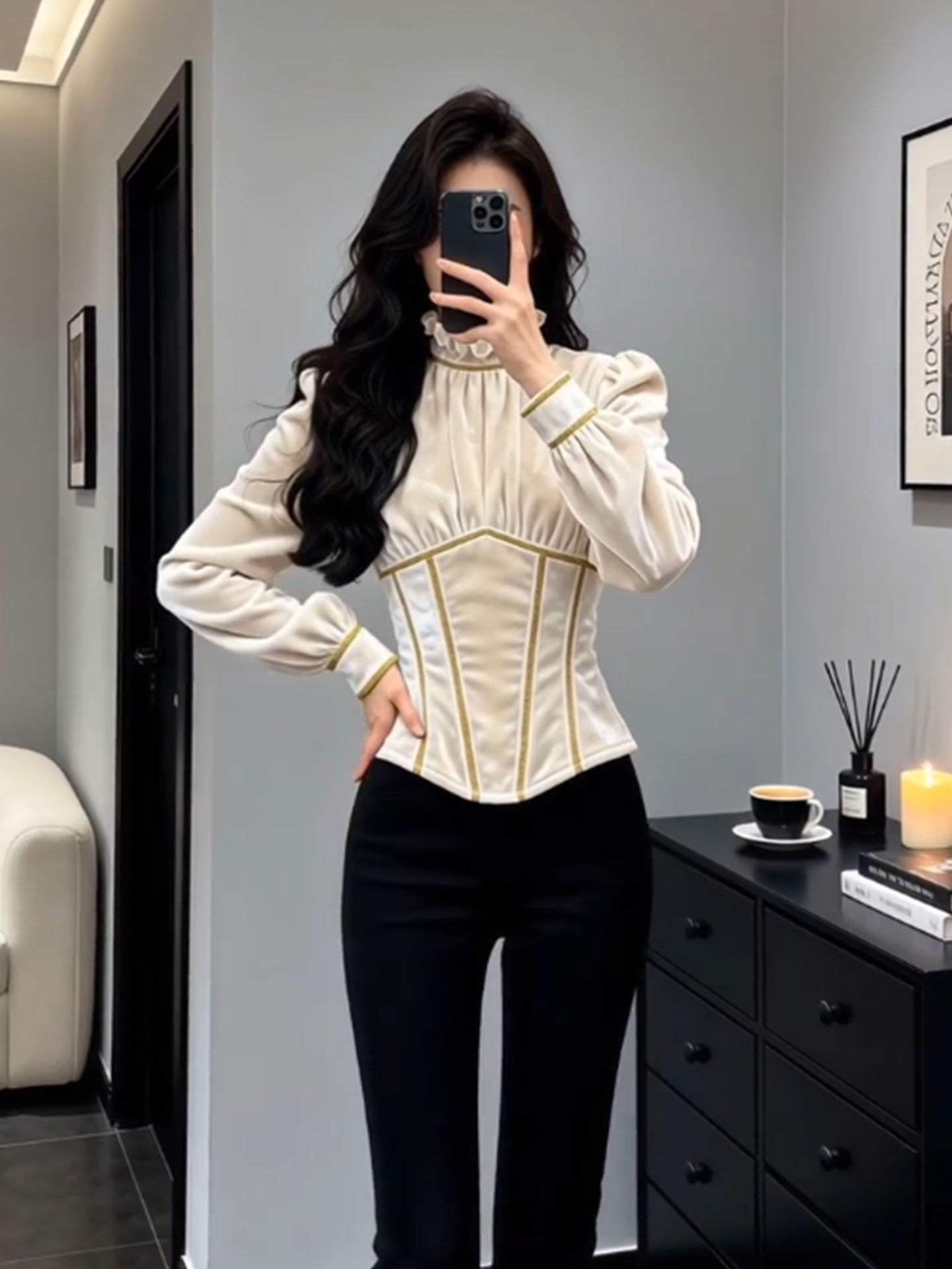 法式收腰米白色衬衫女2026年春季新款高级感轻奢减龄洋气别致上衣