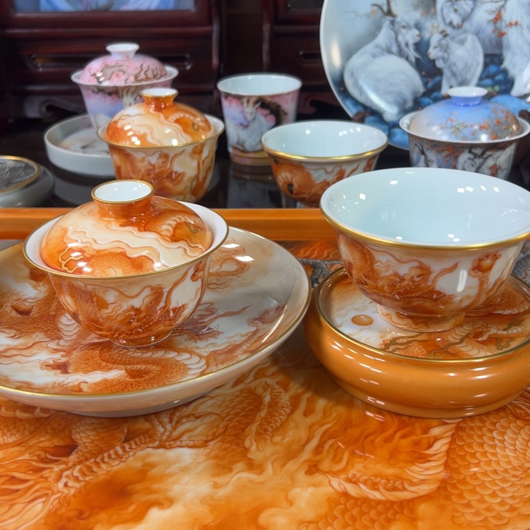 一**人云骥轩手绘矾红四件套