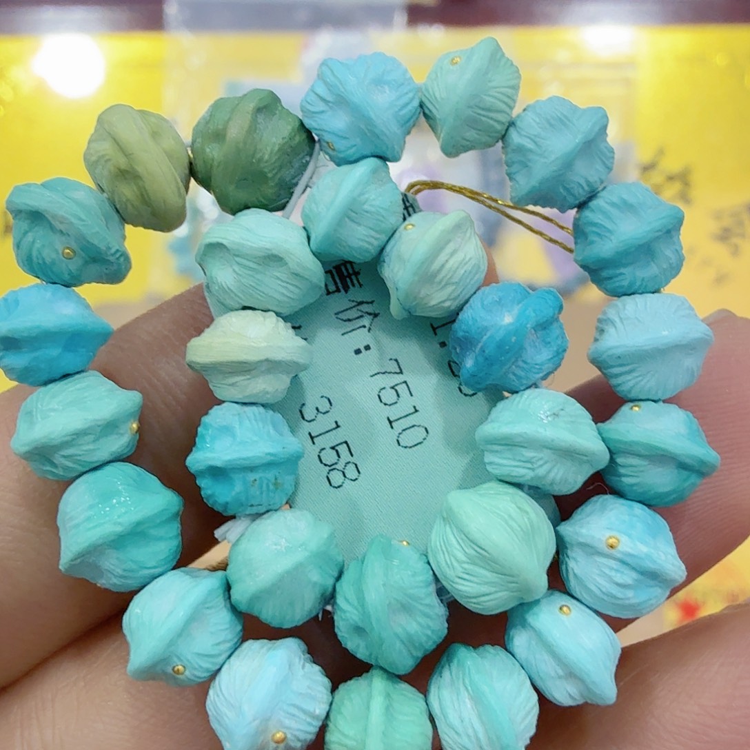 绿松石未镶嵌珠宝奇石