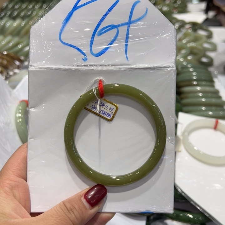 和田玉（糖玉）手镯未镶嵌