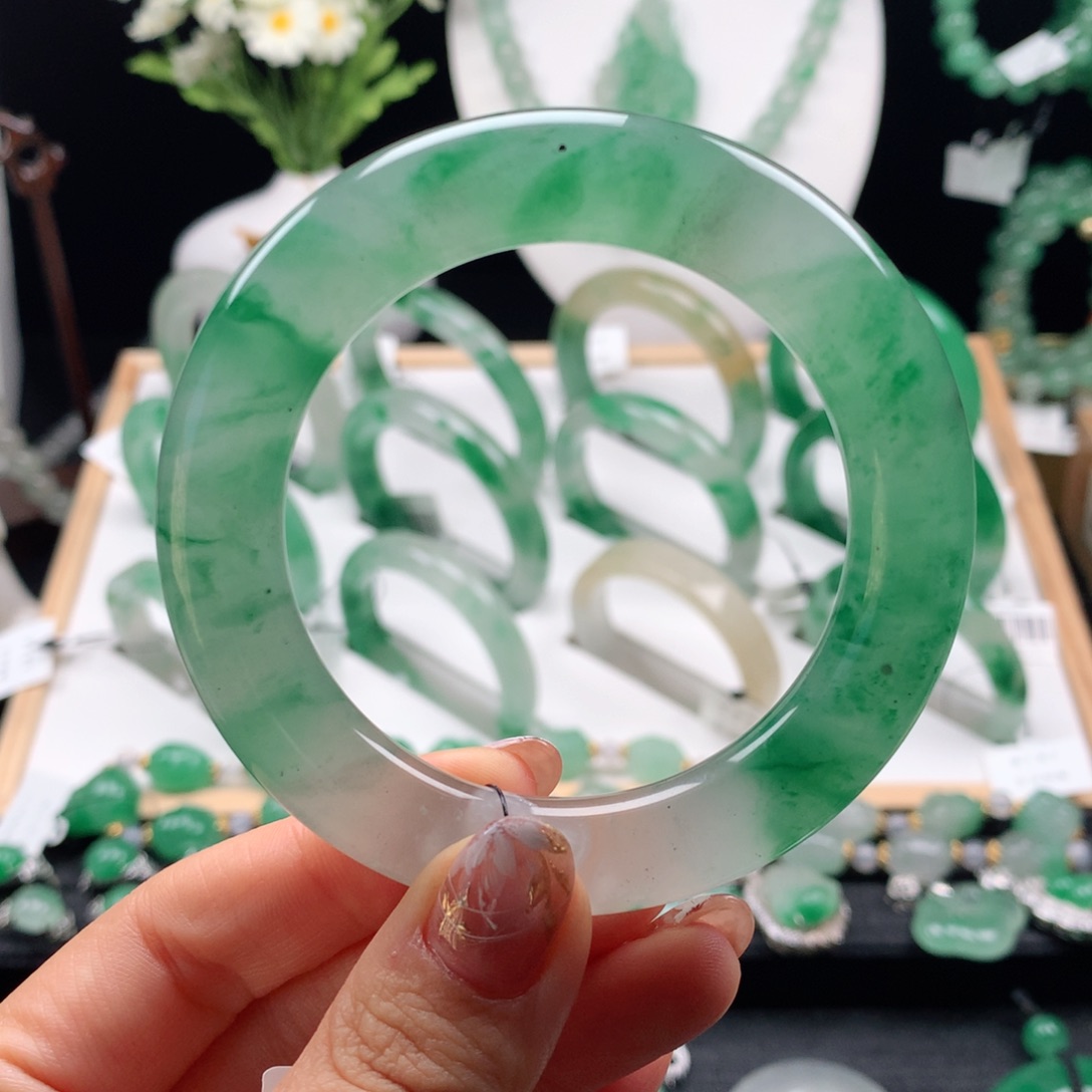 石英质玉未镶嵌手镯