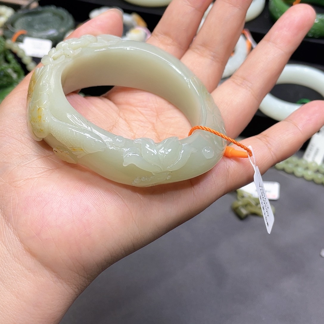 和田玉未镶嵌手镯5859圈口37