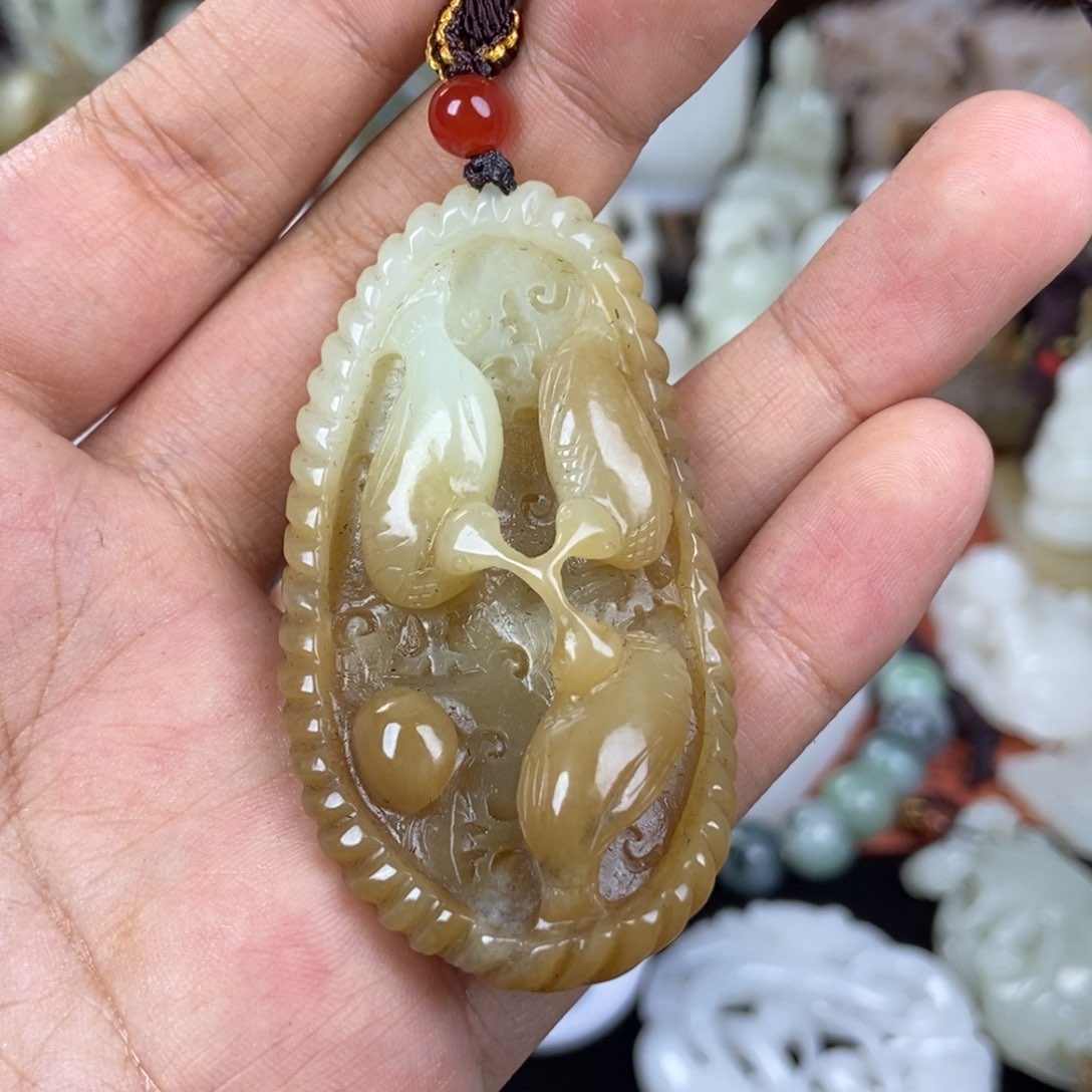 和田玉未镶嵌把件