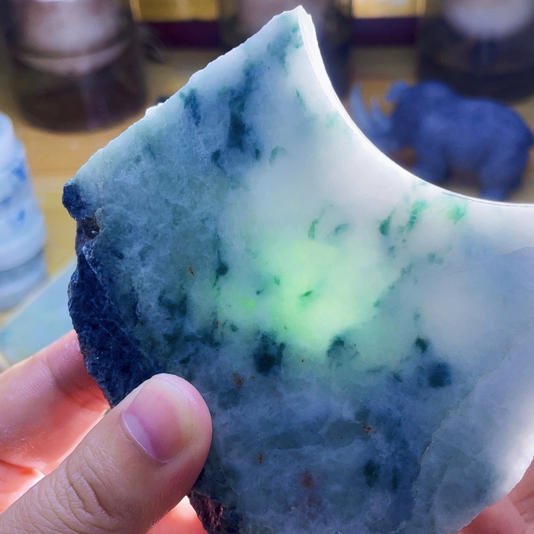 翡翠未镶嵌颈饰毛料25