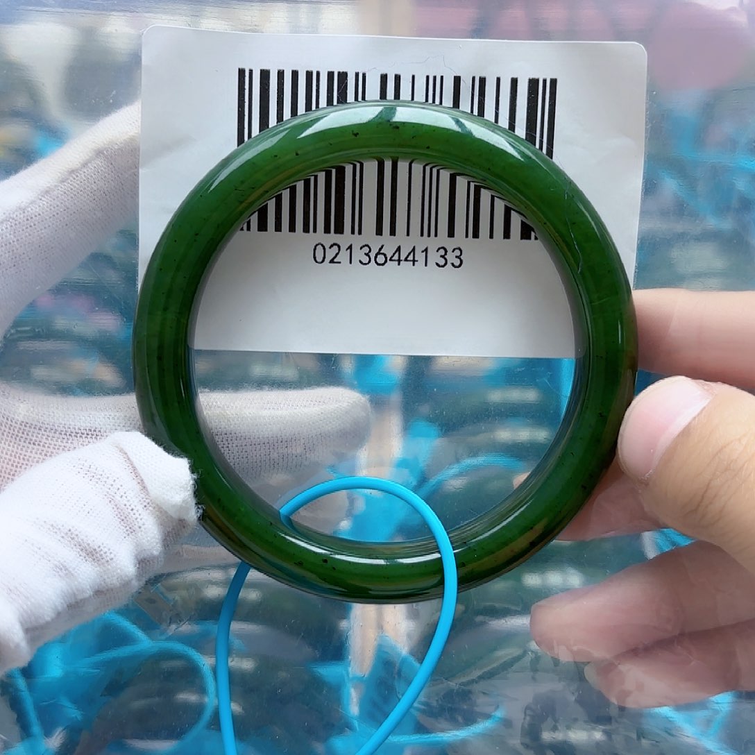 和田玉手镯未镶嵌微瑕60