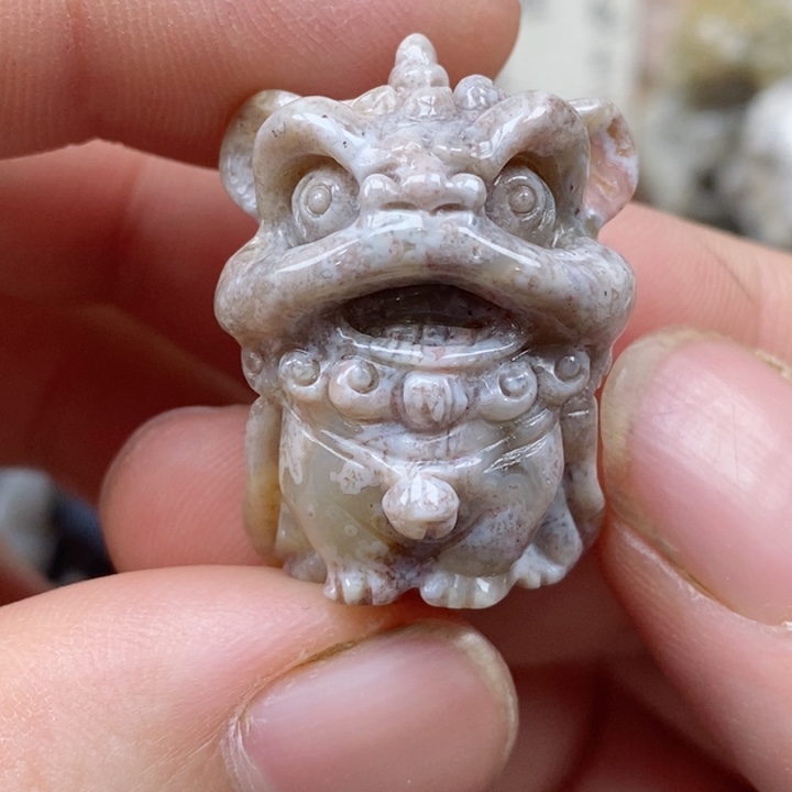 颈饰未镶嵌硅化珊瑚（珊瑚玉）