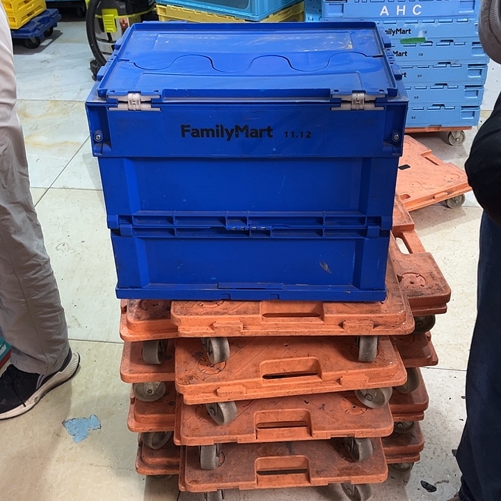 牛***8厚款家用五金工具箱一个带盖