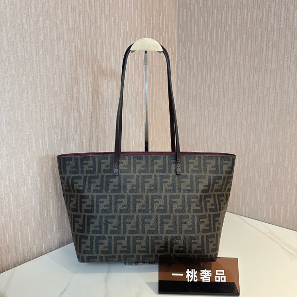 95新 FENDI/芬迪 一桃/实际98新/芬迪 老花小号托特包