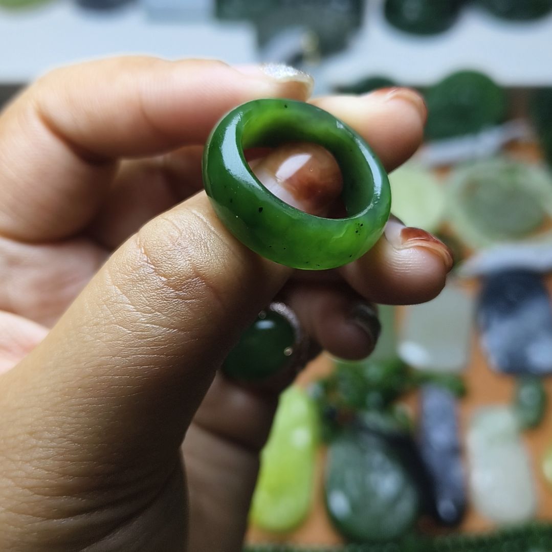 和田玉未镶嵌颈饰19+