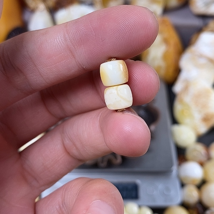 未镶嵌琥珀裸石我