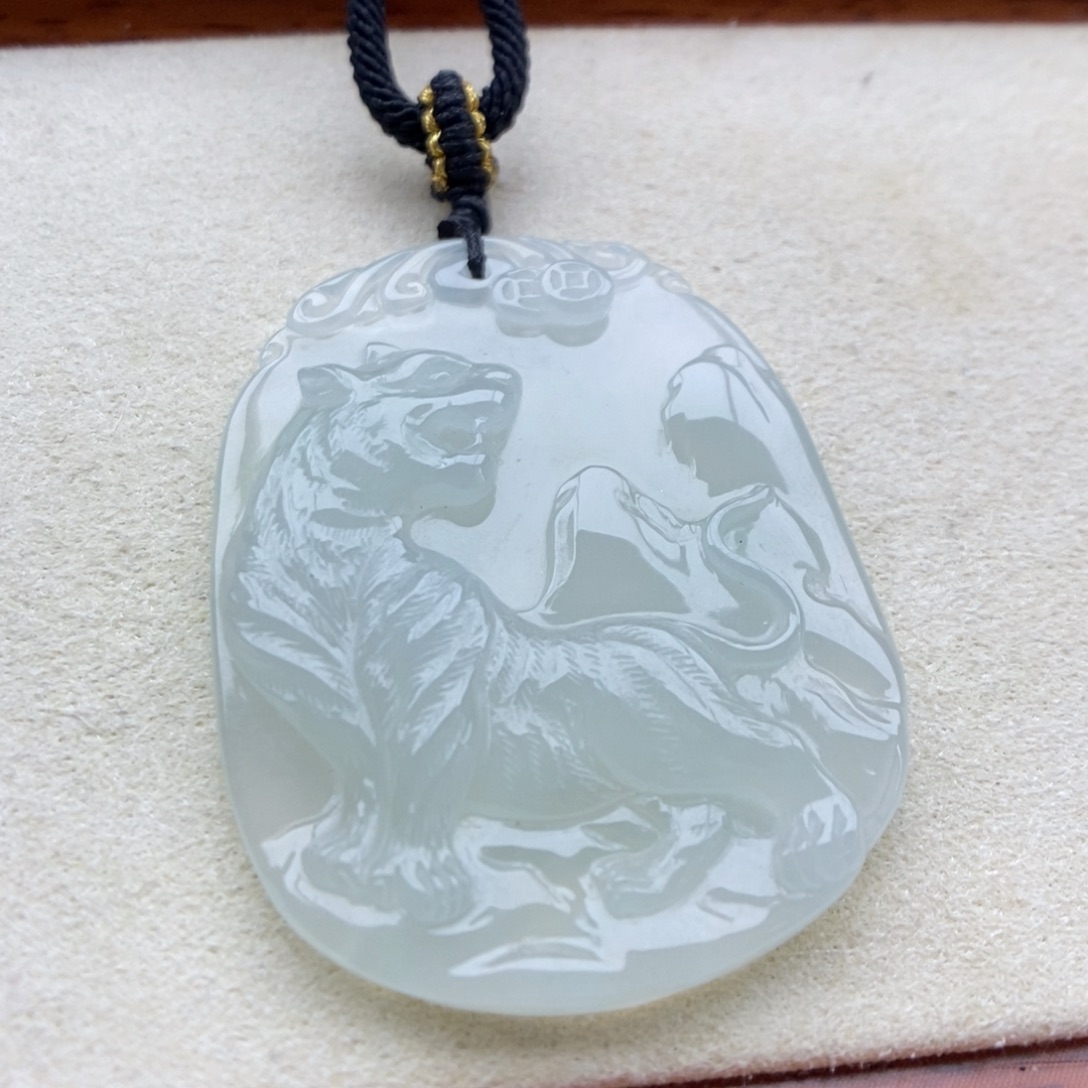 翡翠未镶嵌颈饰吊坠10