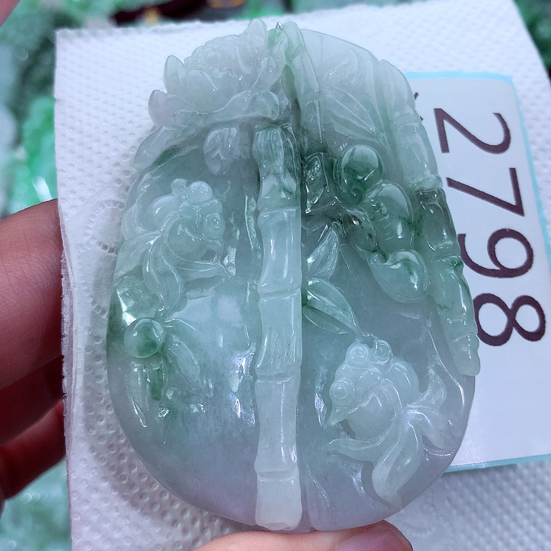 吊坠(不含链)未镶嵌翡翠
