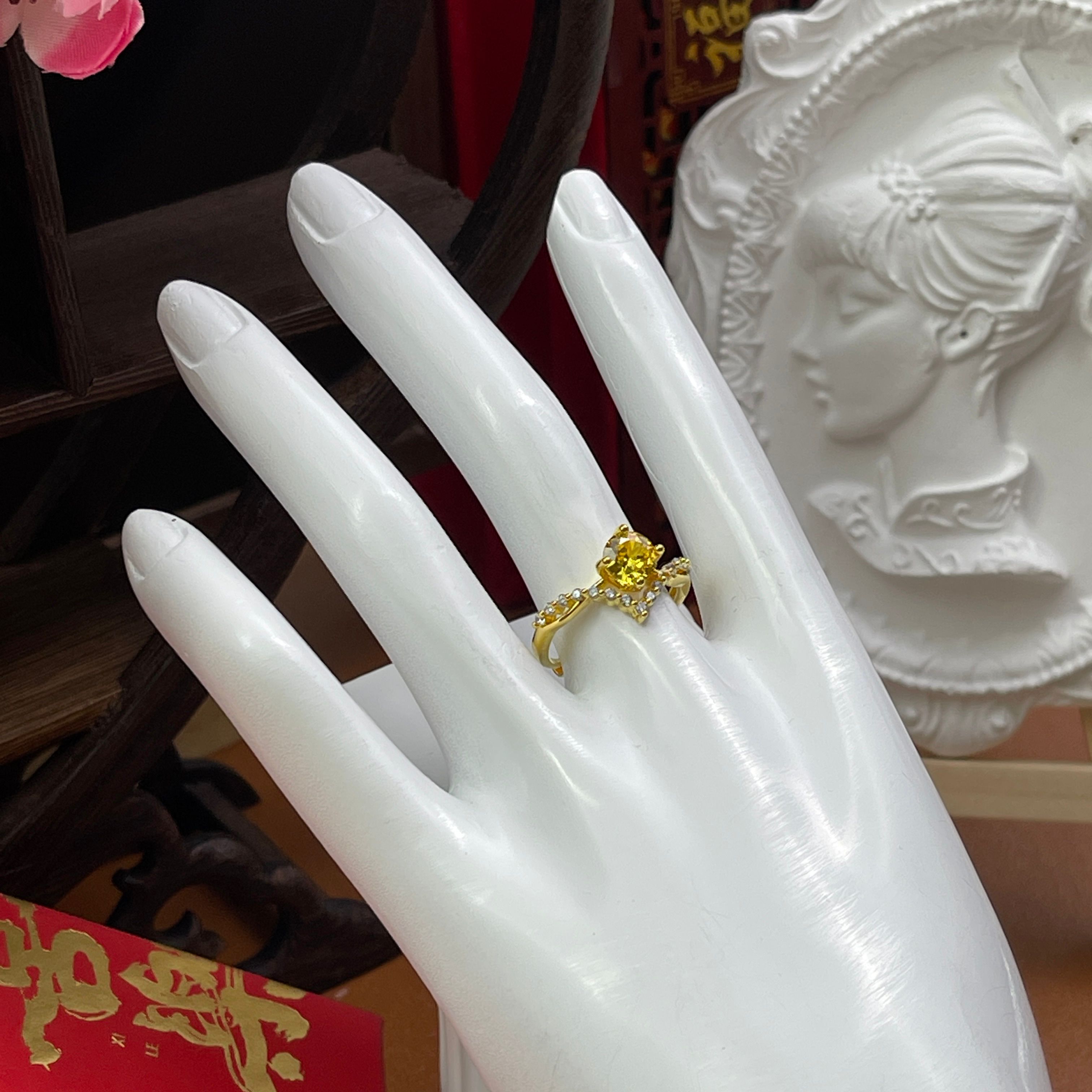 18K金 真金镶嵌戒指 【钢印：AU750+鉴定证书】编号： W8