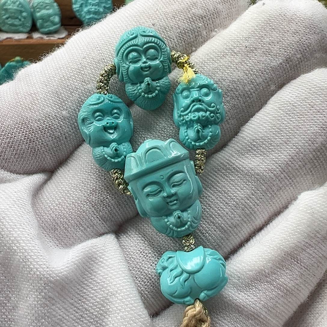 绿松石配饰未镶嵌