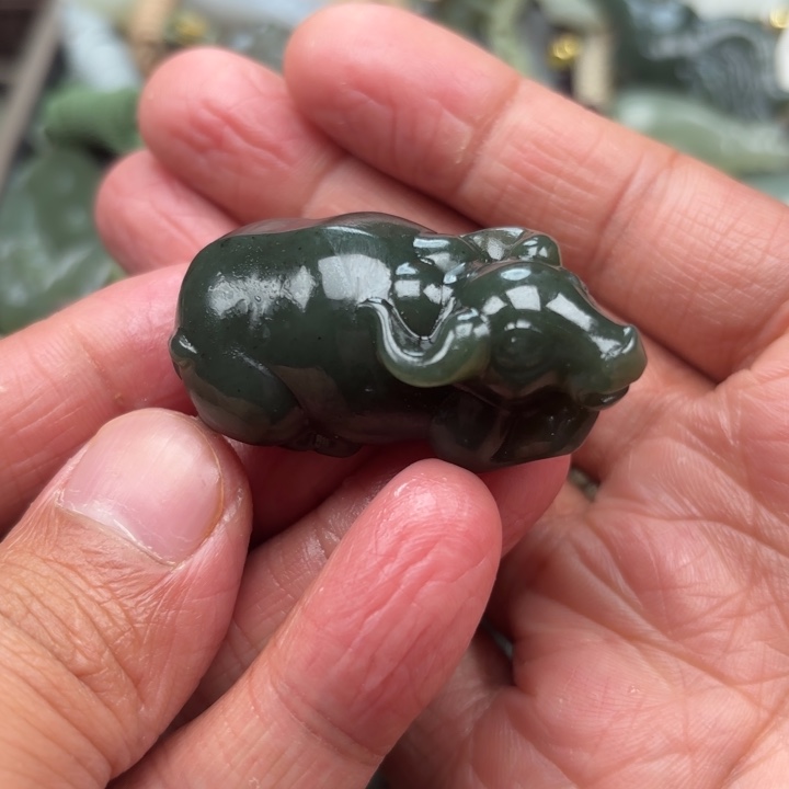 和田玉吊坠未镶嵌