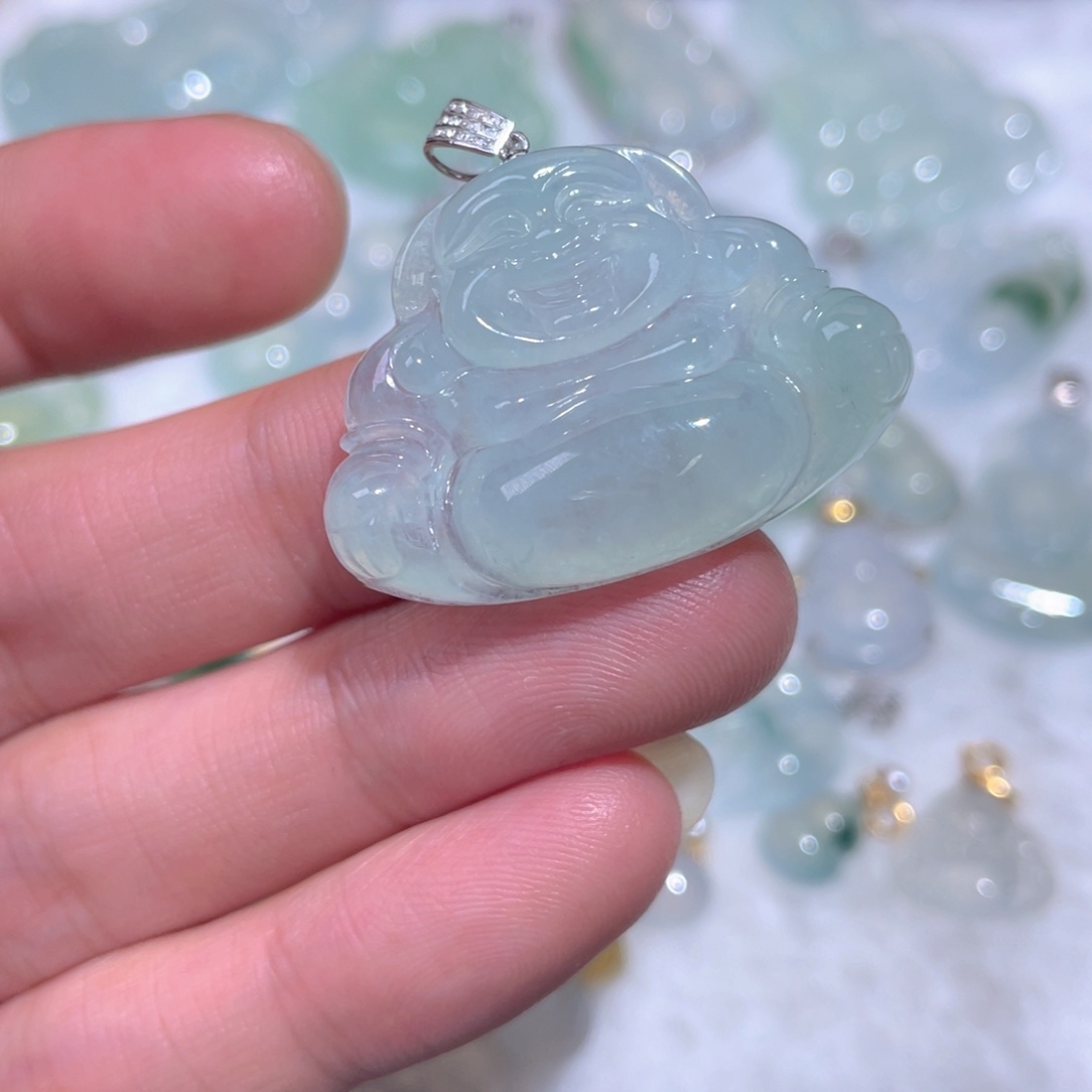 翡翠18K金镶嵌颈饰翡翠