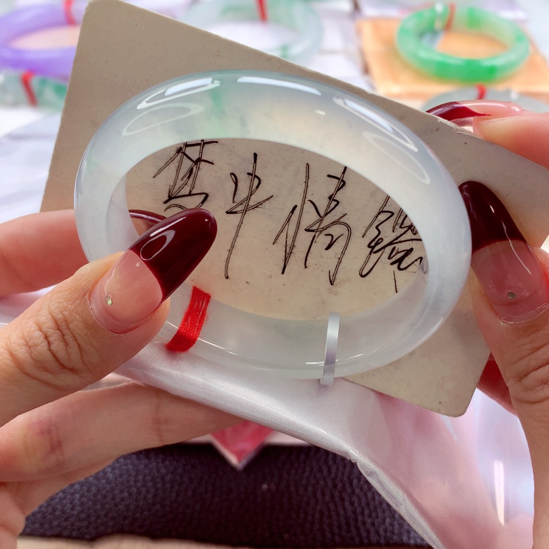 翡翠手镯（贵妃镯）未镶嵌52.5贵妃 高冰起钢光 灵