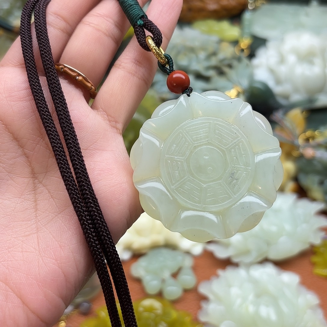蛇纹石玉合金颈饰