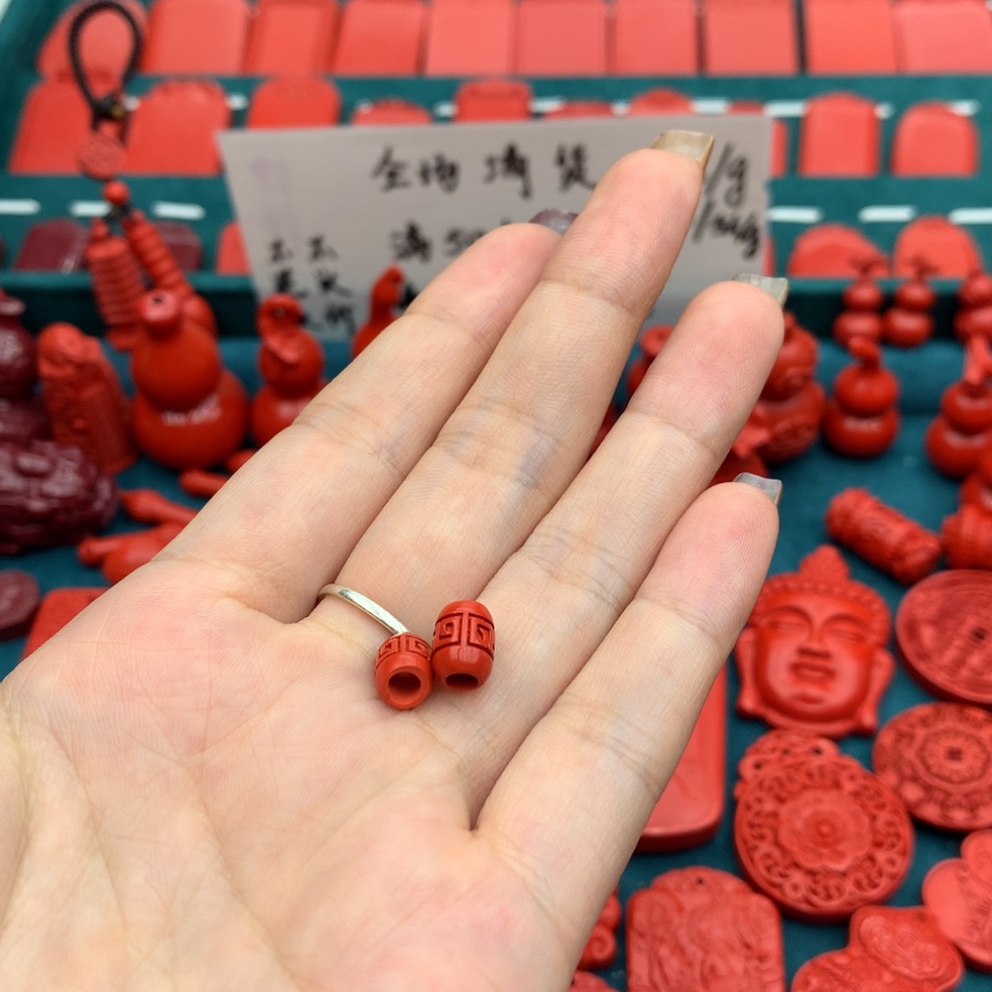 天然辰砂红砂小配件