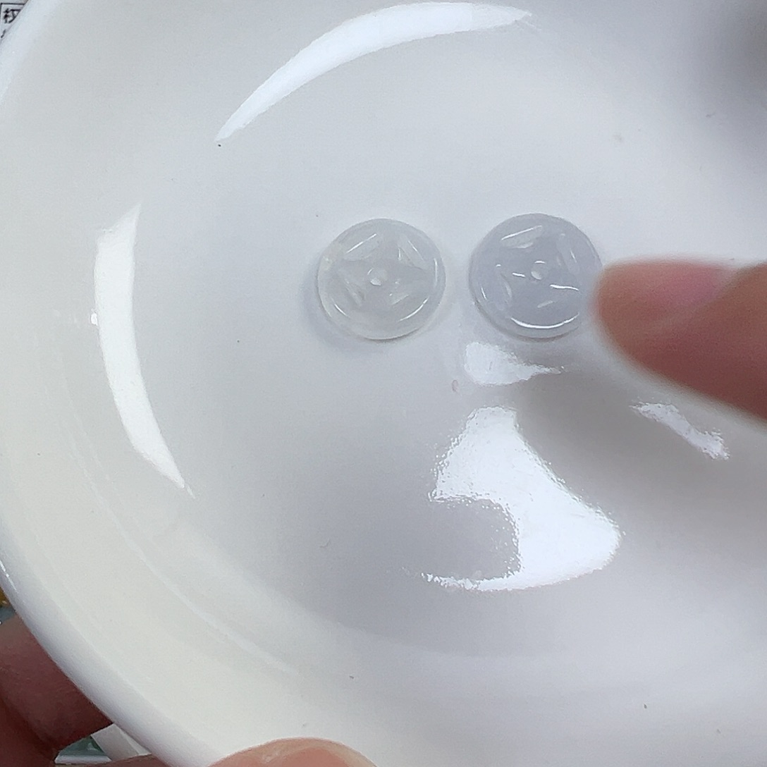 翡翠散珠泰****司铜钱两个