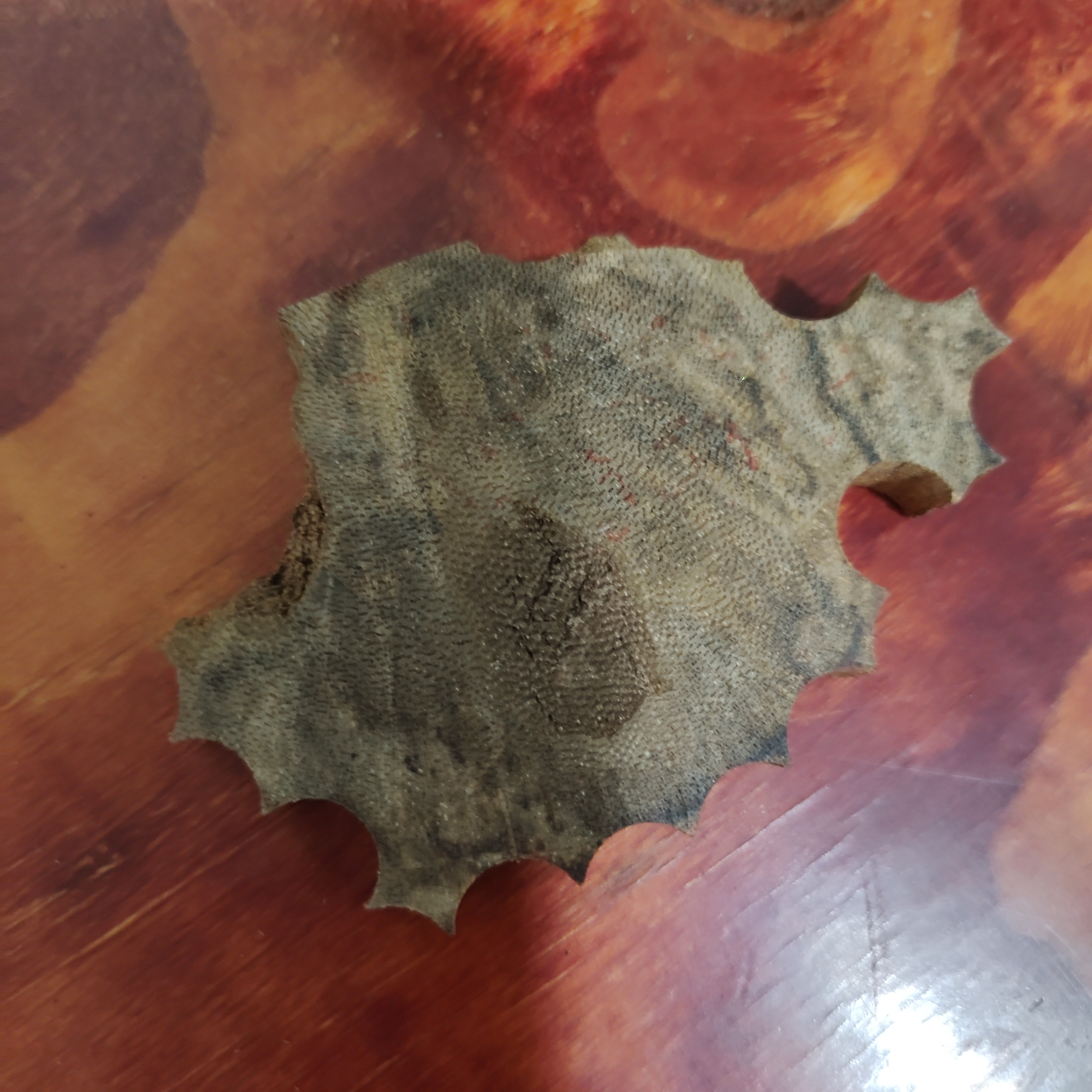 沉香开料制珠手串不退不换