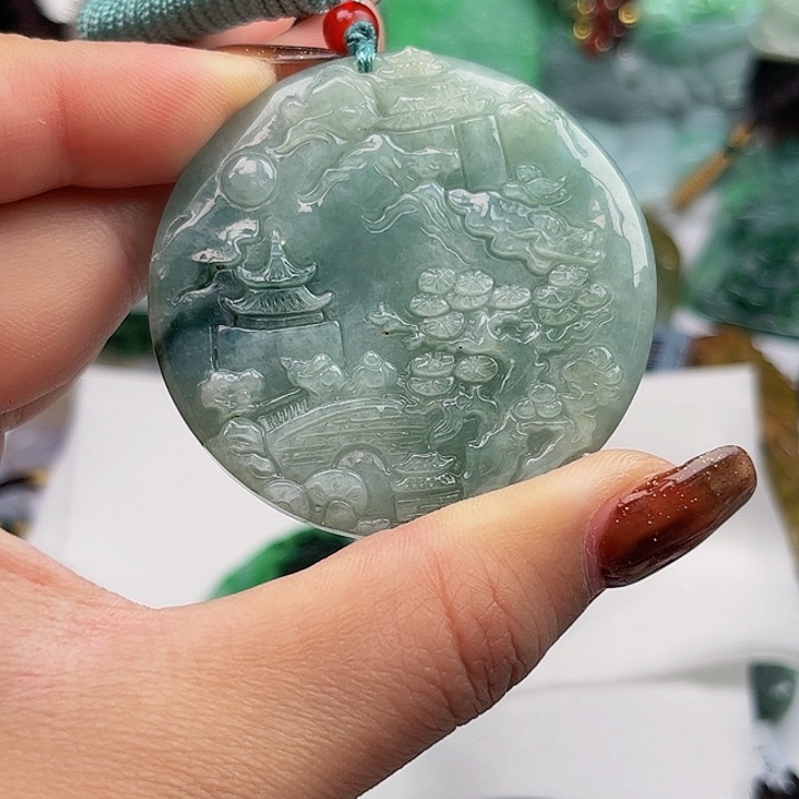 翡翠未镶嵌颈饰挂件