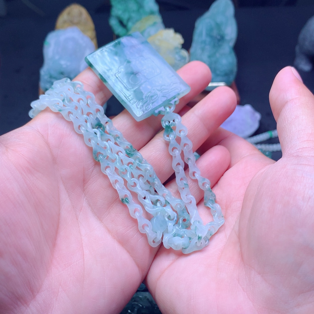 卫***娟定制翡翠未镶嵌翡翠