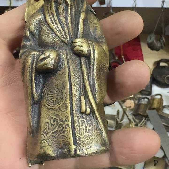 用***8铜和金属矿为基础开采而开发并