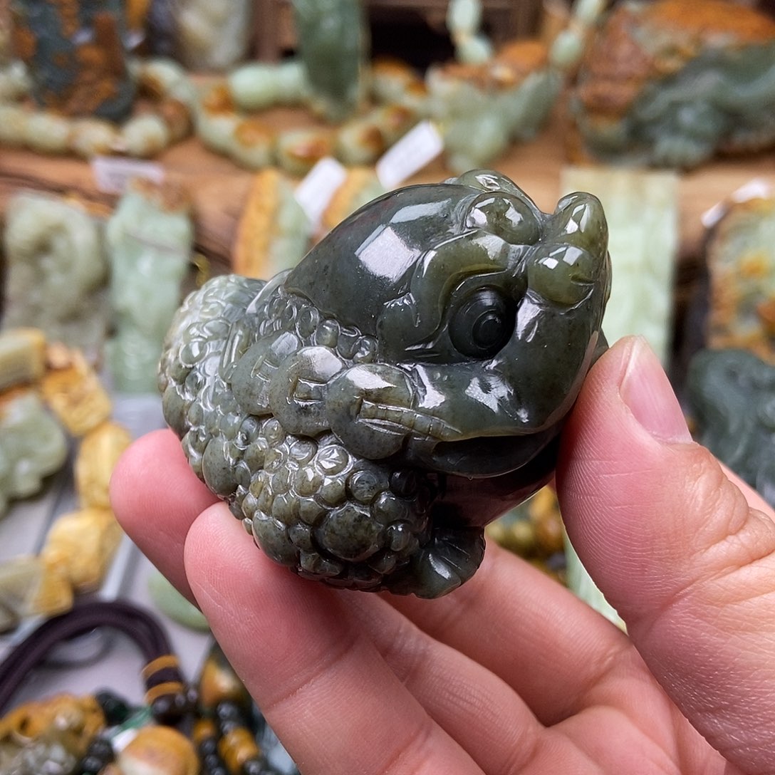 岫岩老玉（透闪石质玉）把件未镶嵌