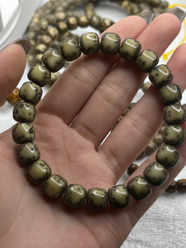 海南原生态石玉料侧留白针尖星糯冰