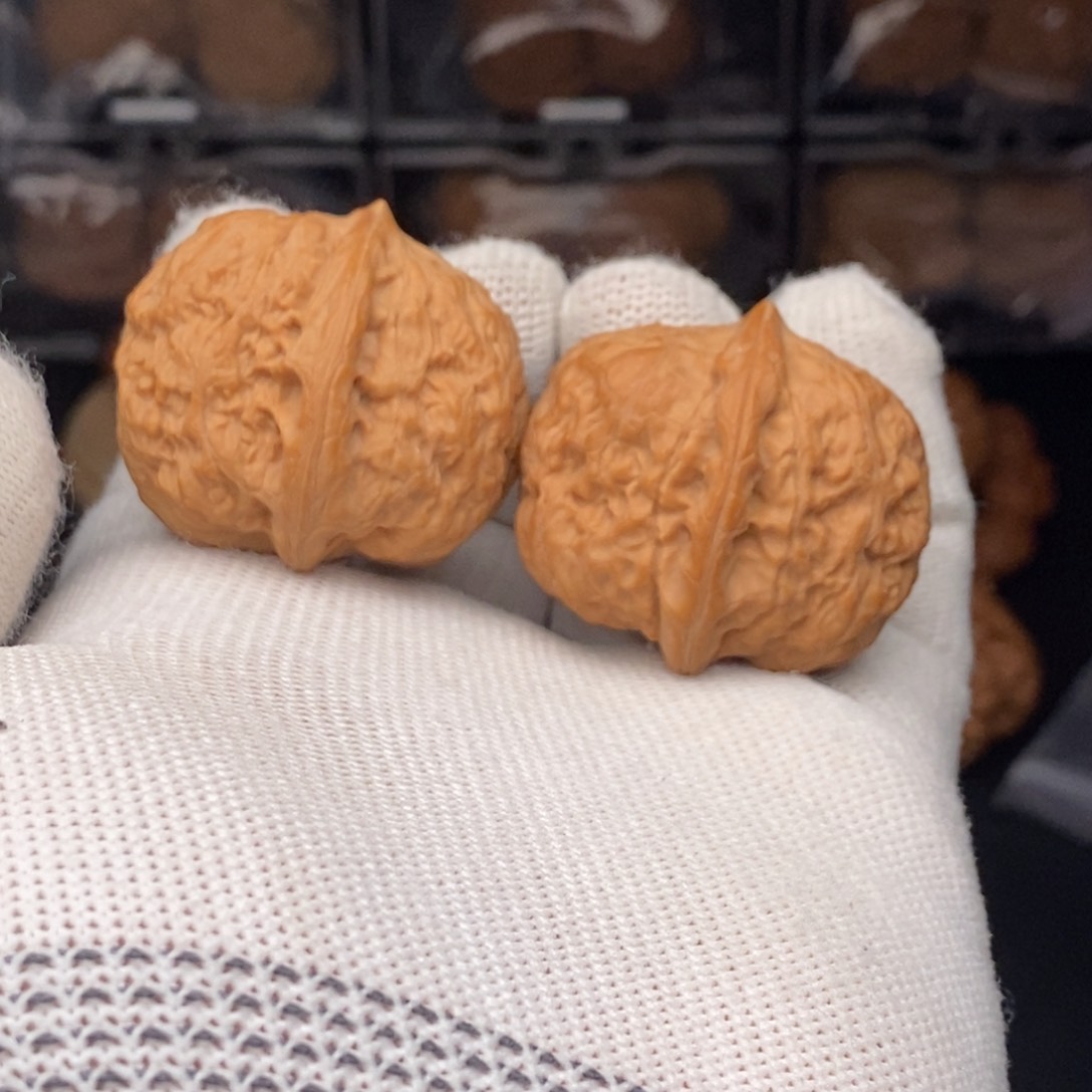 核桃把件 38左右红方印