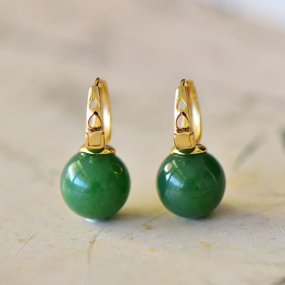 天然和田玉碧玉约12mm精美百搭耳饰