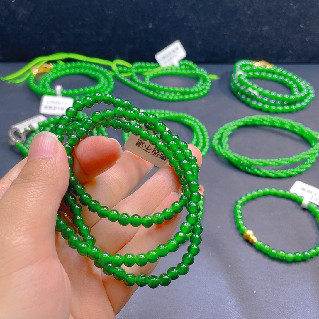 翡翠未镶嵌颈饰卡5