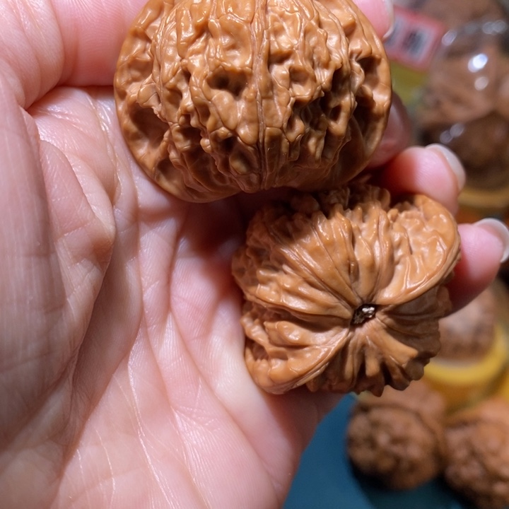 文玩核桃吊坠正磨