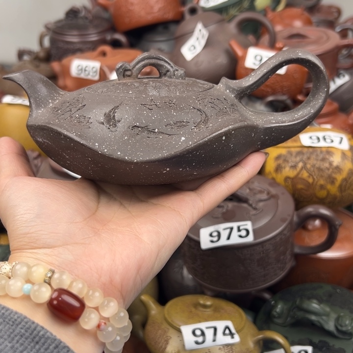 茶壶紫砂壶身磕碰