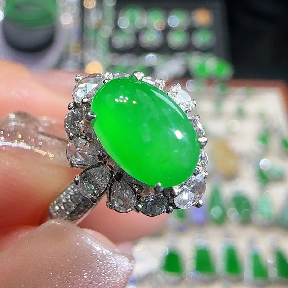 翡翠吊坠(不含链)18K金镶嵌