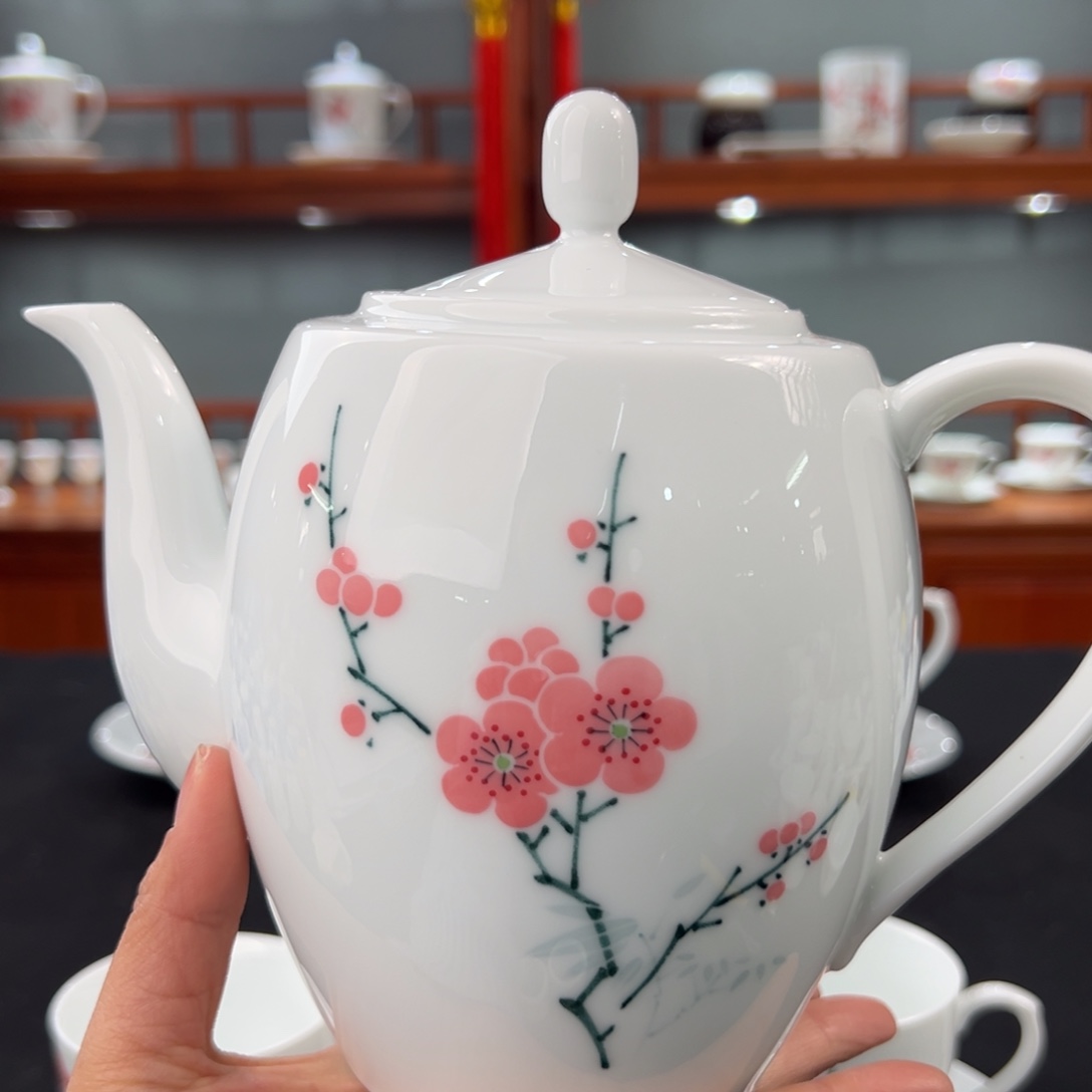 翠竹红梅腰鼓壶 微瑕